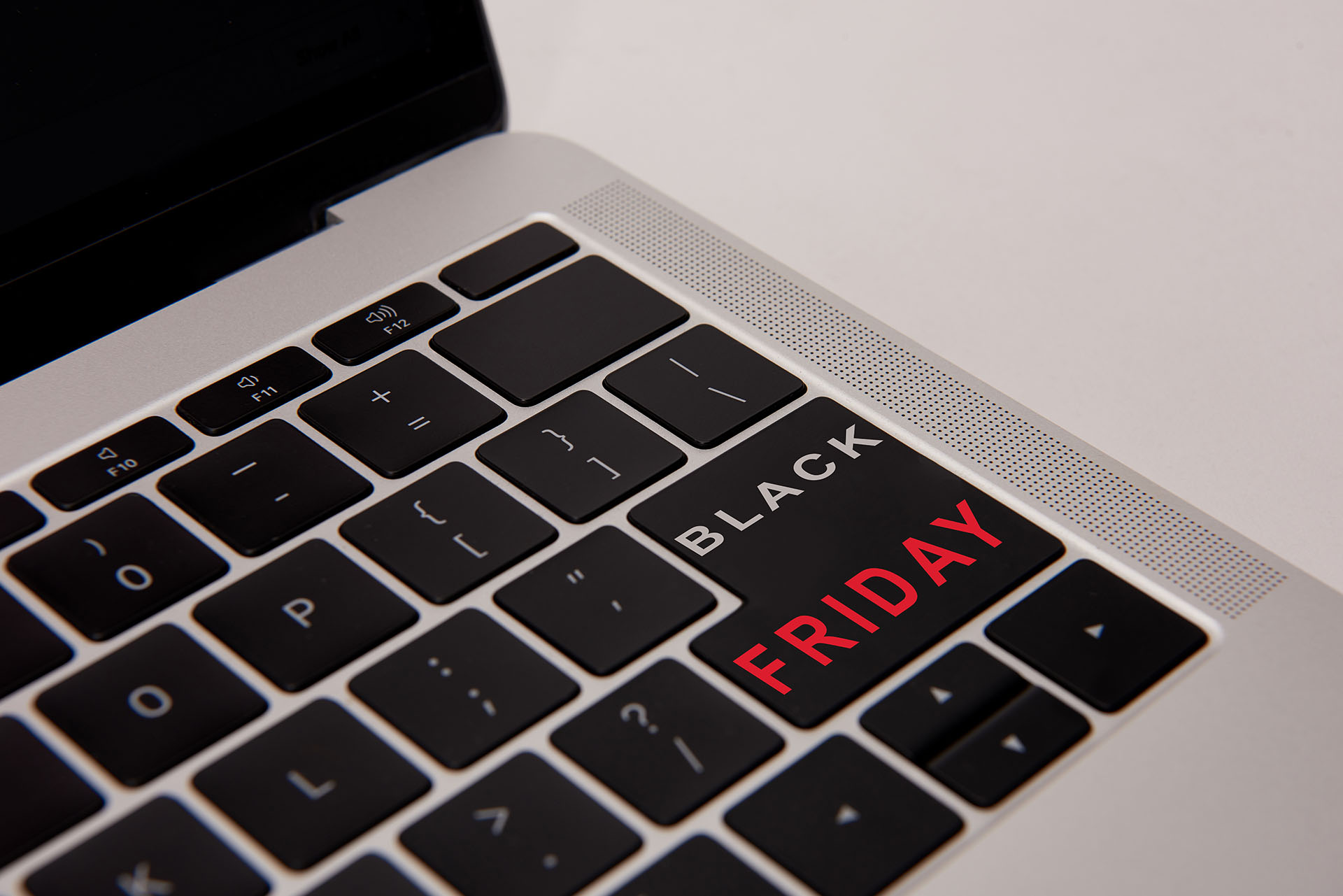 Black Friday Sale: Breaking Down Pricing Strategies in Consumer Electronics